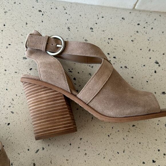 Marc Fisher Vega Women's Taupe Natural Suede Leather Block Heel Sandals Size 11 - Picture 11 of 13
